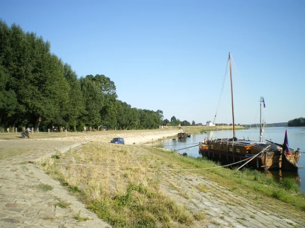 LA MÉNITRÉ