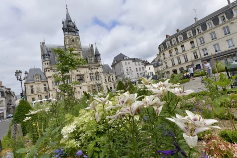 COMPIÈGNE