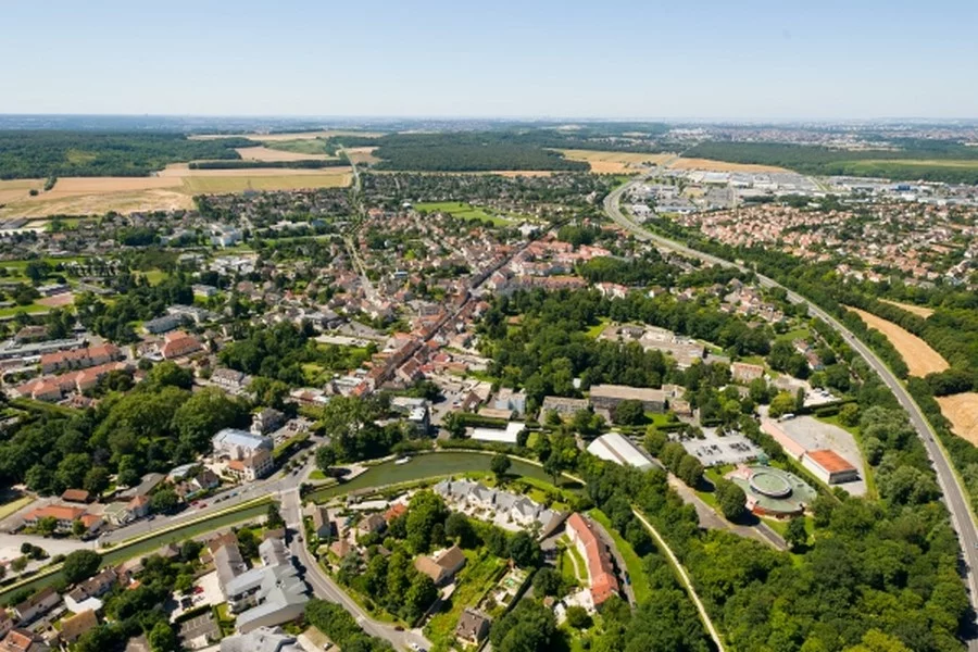 CLAYE-SOUILLY