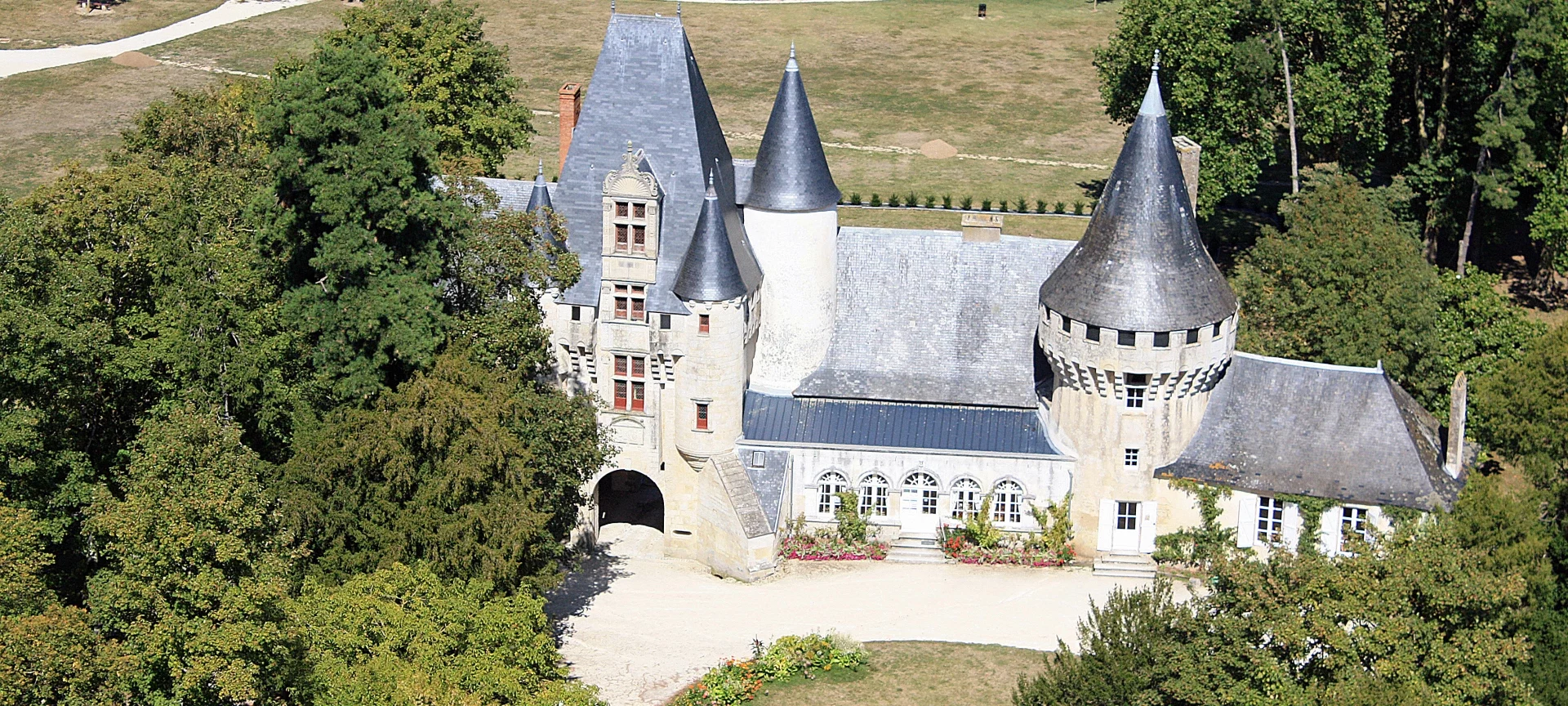 CHEF-BOUTONNE