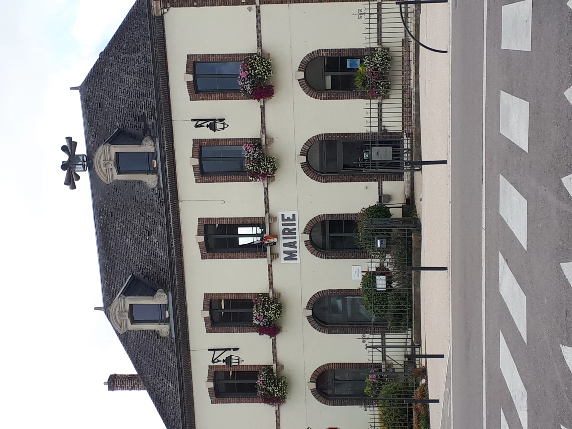 MARIGNY LE CHATEL