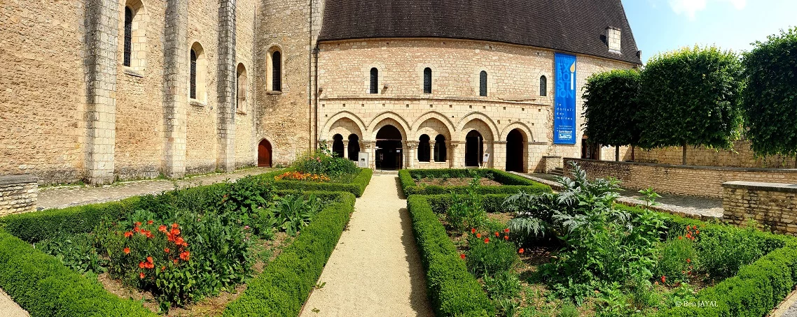 SAINT-BENOÎT