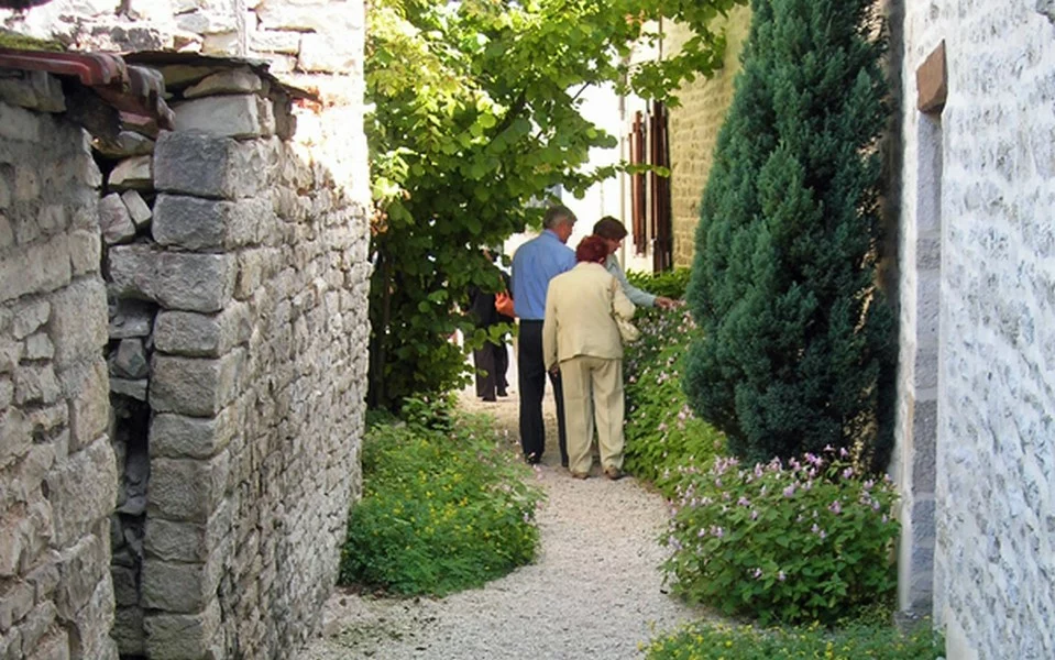 NEUVILLE-SUR-SEINE