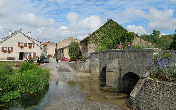 NEUFCHATEAU (ROLLAINVILE)