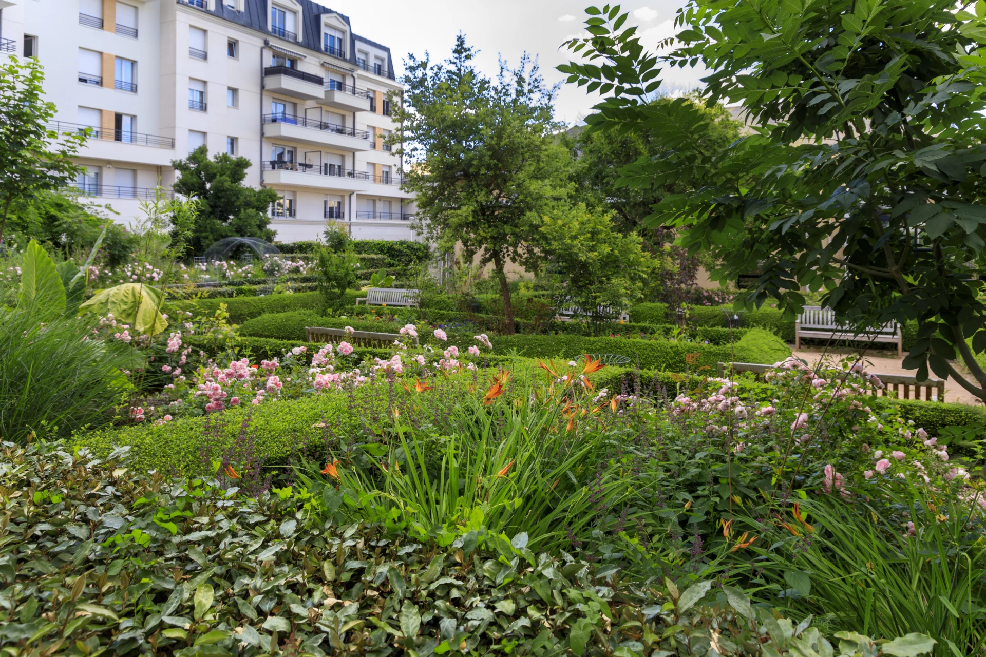 BOURG-LA-REINE