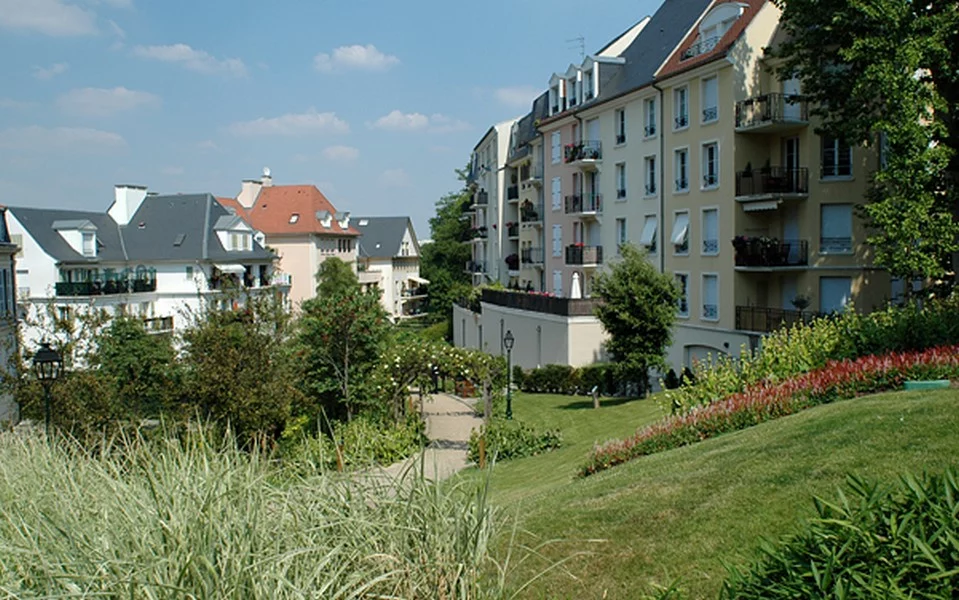LE PLESSIS-ROBINSON