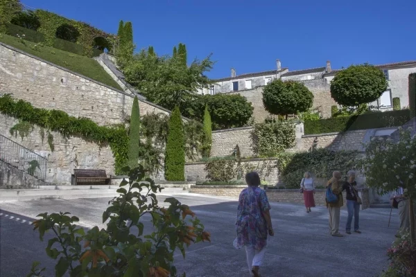 SAINTES