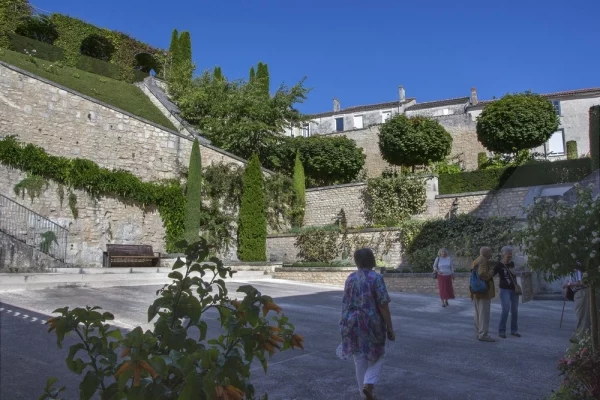 SAINTES