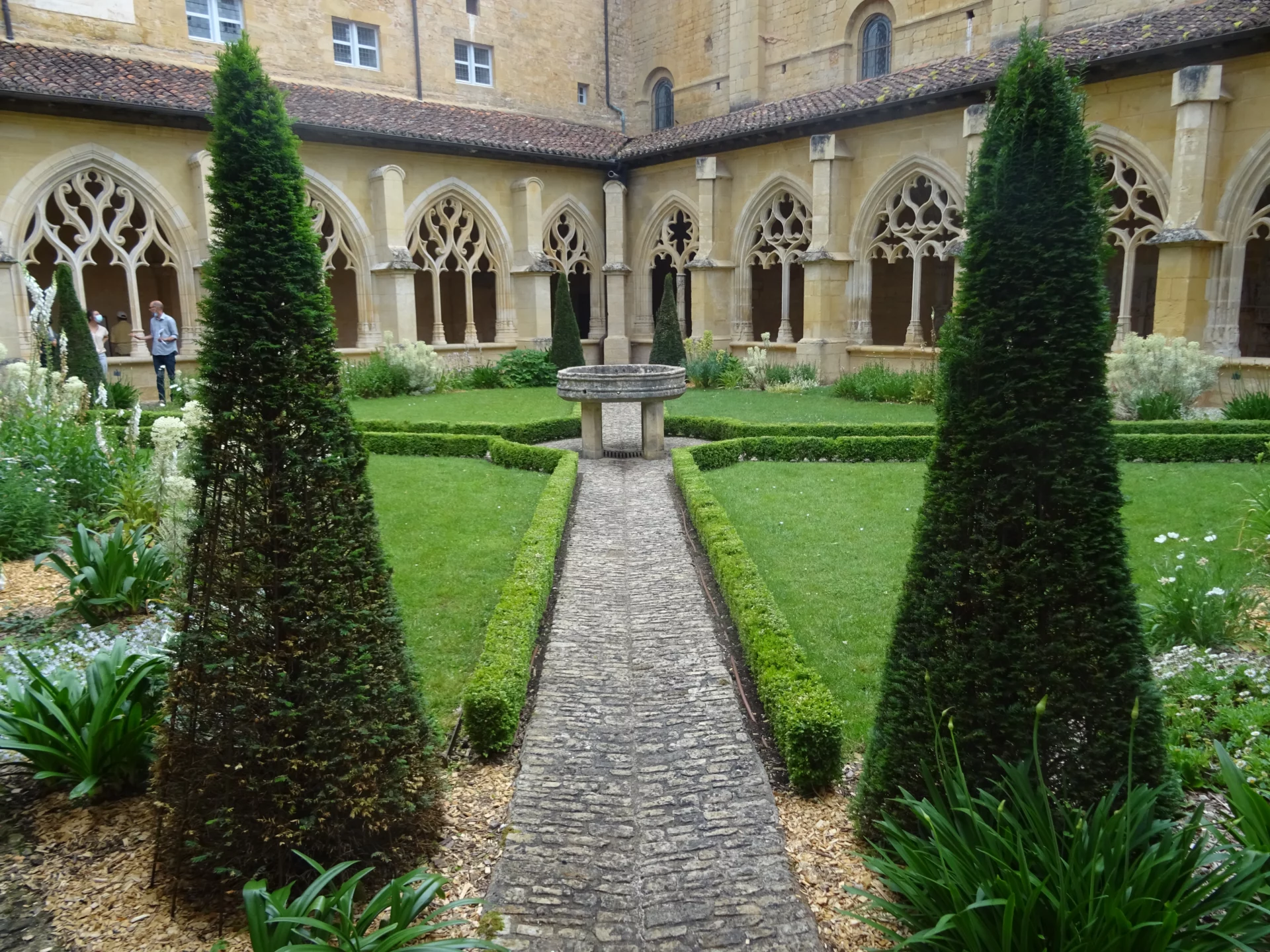 LE BUISSON-DE-CADOUIN